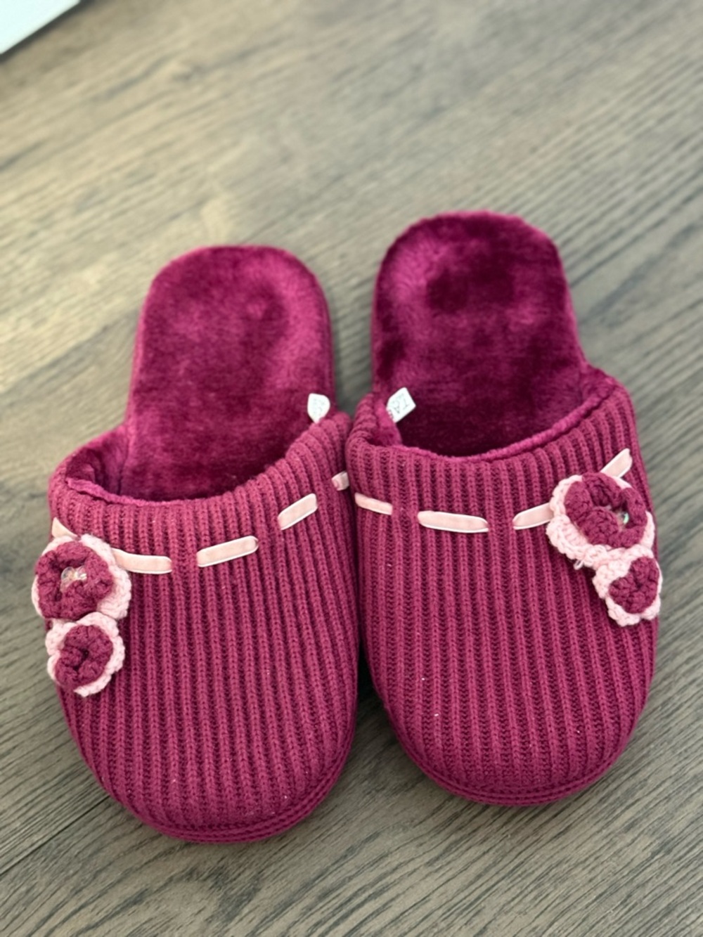 Plush Knit Burgundy Women's Slip-On Slippers